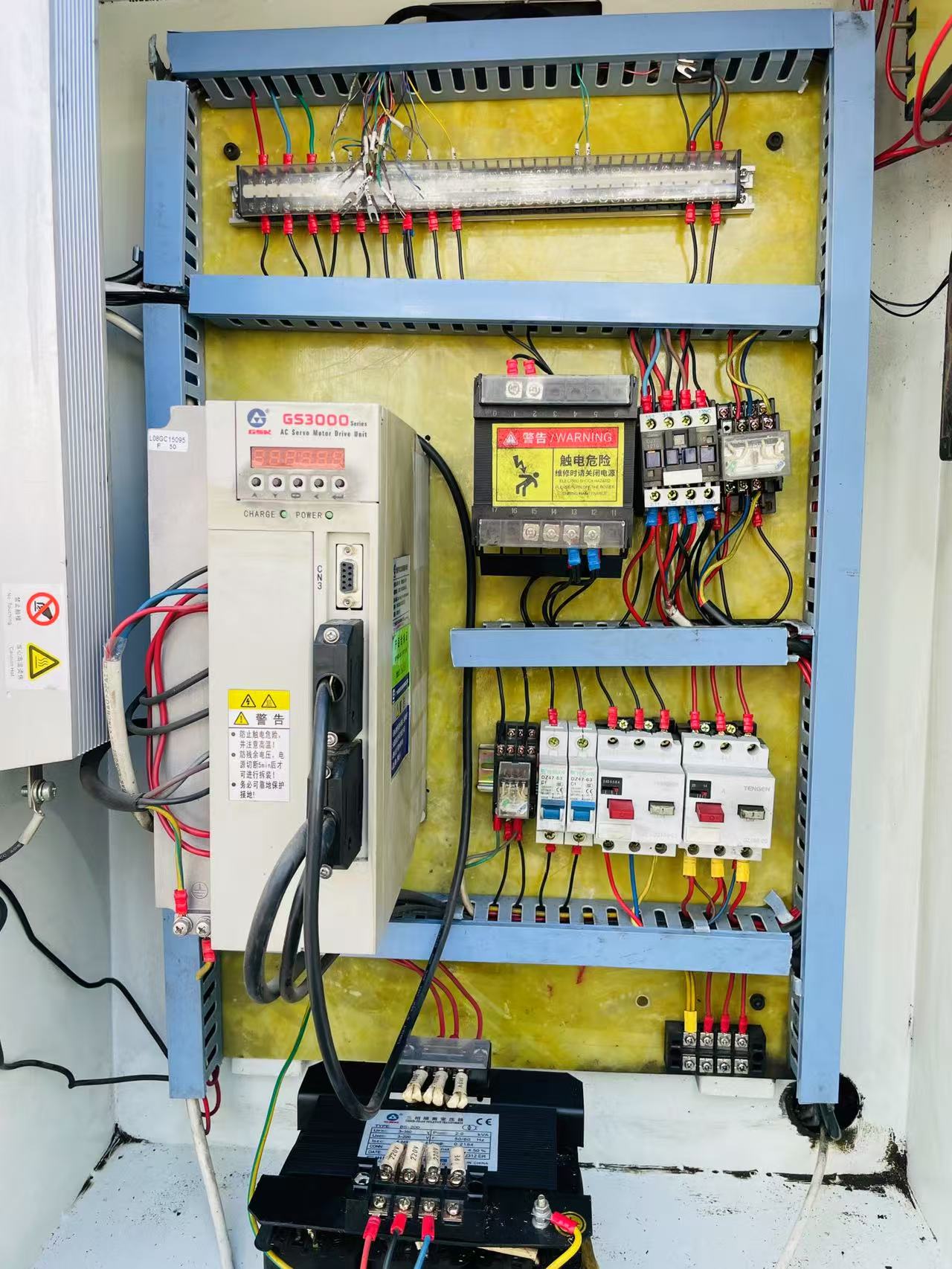 同款2臺(tái)0640數(shù)控車方機(jī)床 配廣數(shù)980tb3系統(tǒng),伺服主軸帶飛刀盤動(dòng)力頭